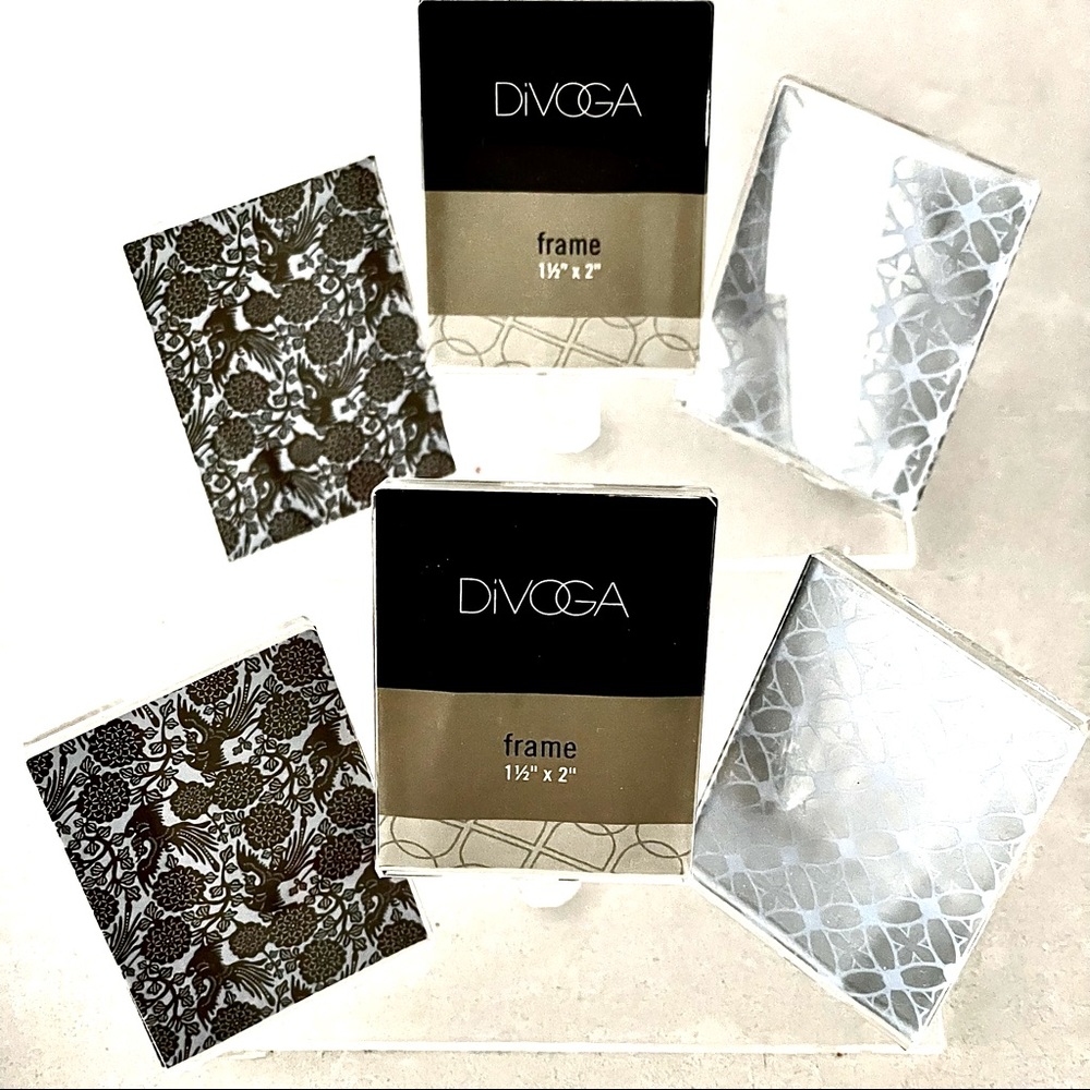 DIVOGA | Set of two clear acrylic mini photo frames